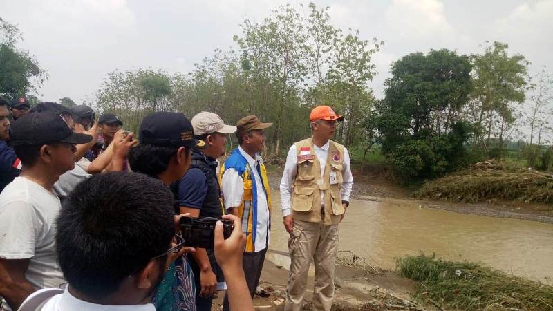 Ganjar Pranowo Ajak Seluruh Komponen Di Brebes Bersinergi Tangani Dan Rawat Tanggul Sungai Babakan