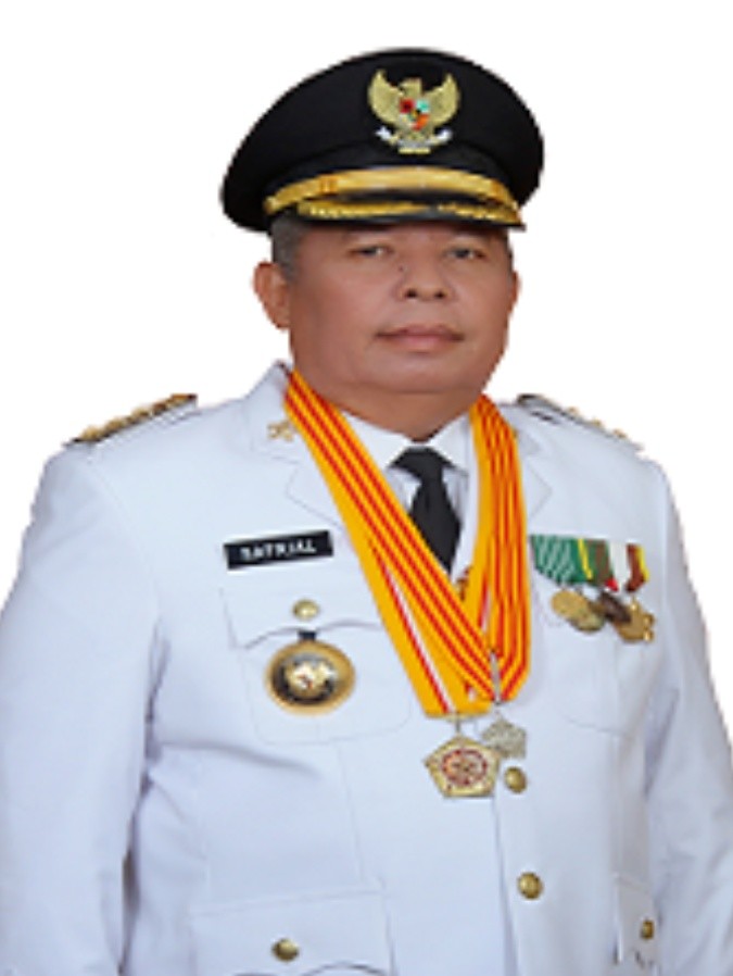 Bupati Kabupaten Tanjung Jabung Barat Dr. Ir. H. Safrial M. S.