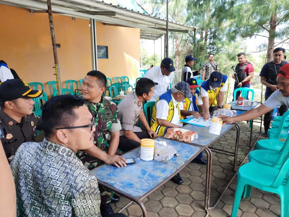 Menteri Pekerjaan Umum Dan Perumahan Rakyat Tinjau Korban Banjir Di Brebes