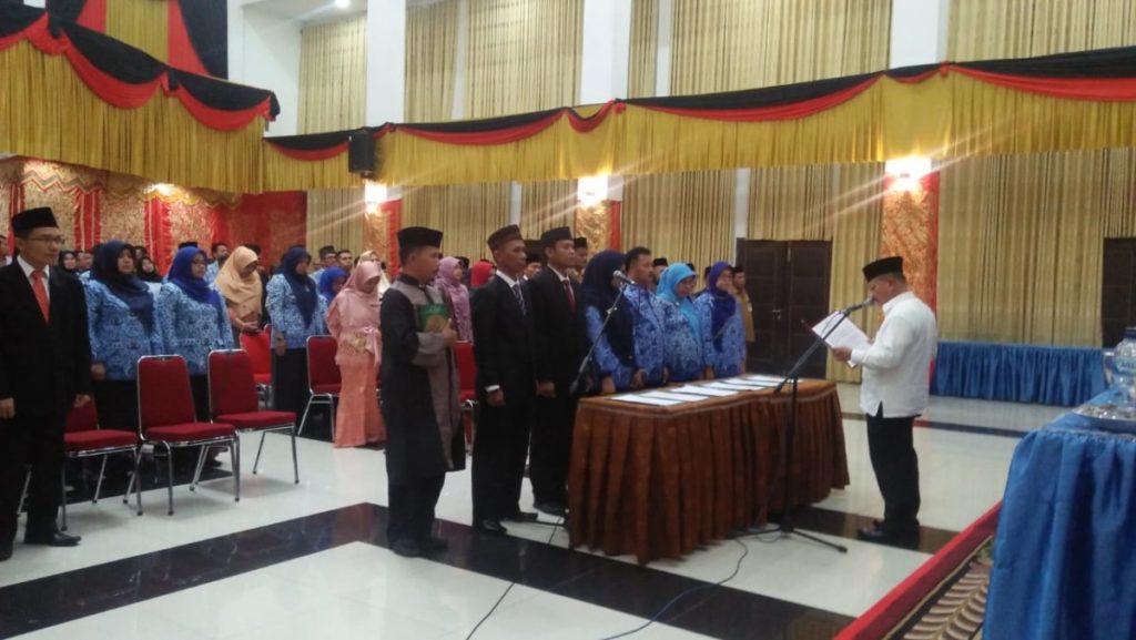 Bupati Padang Pariaman Ali Mukhlis Lantik Pejabat Eselon II III dan IV